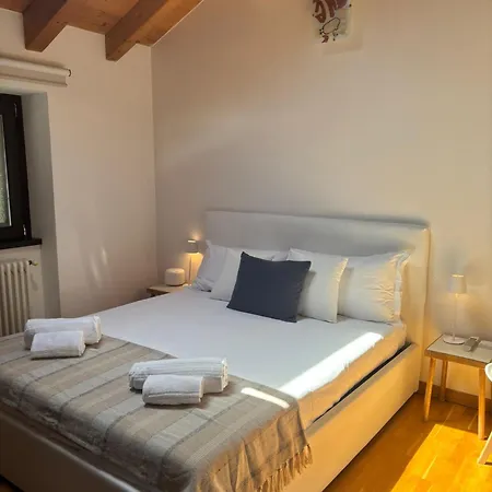 아파트 The Lakeside Loft *