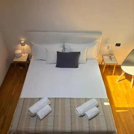 Daire The Lakeside Loft *