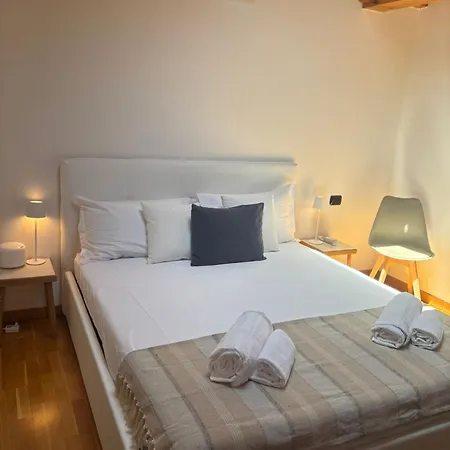 The Lakeside Loft Daire