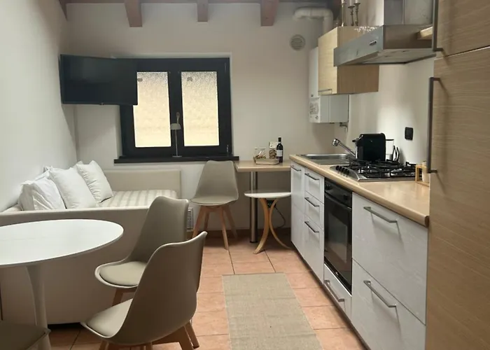 The Lakeside Loft ميناجيو