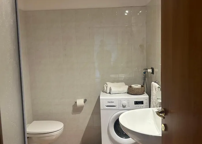 The Lakeside Loft شقة ميناجيو